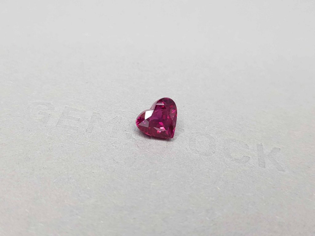 Unheated heart shape pigeon's blood ruby 3.02 ct, Mozambique Image №3