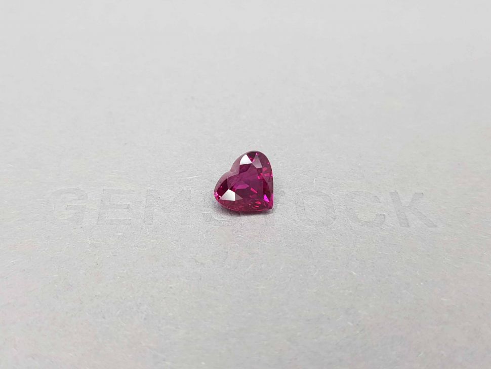 Unheated heart shape pigeon's blood ruby 3.02 ct, Mozambique Image №1
