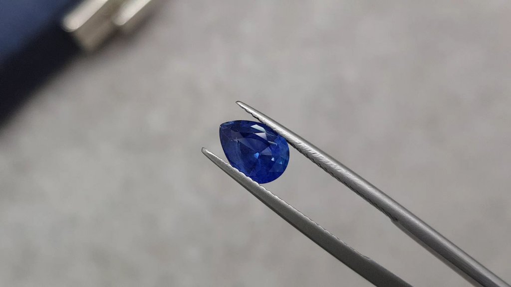 Cornflower blue sapphire in pear cut 1.47 ct, Sri Lanka Image №3