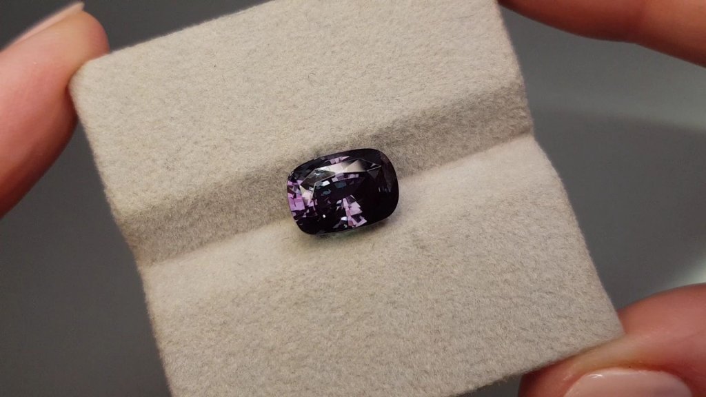 Rare alexandrite with strong color change effect in cushion cut 5.21 ct, Sri Lanka Image №9