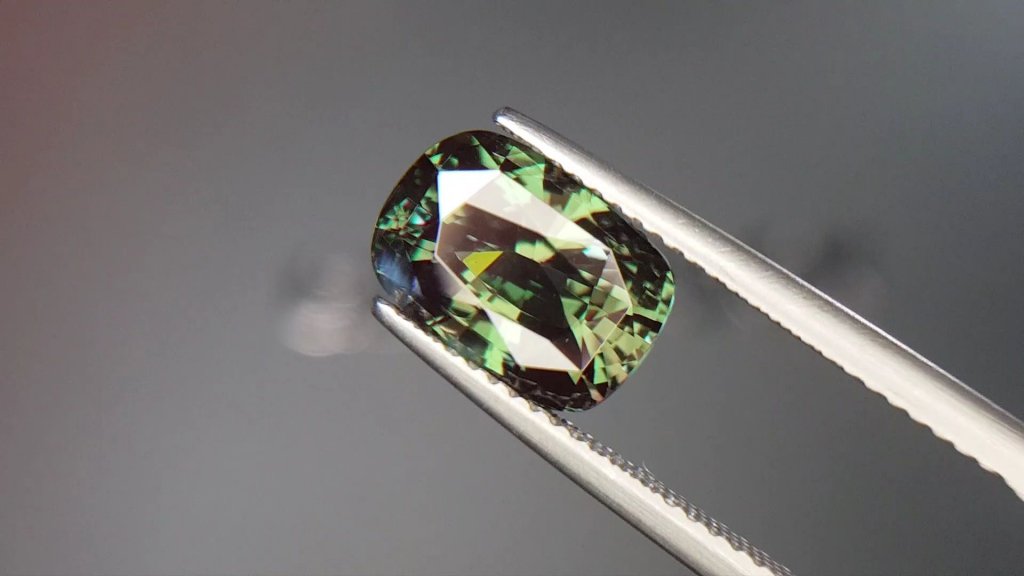 Rare alexandrite with strong color change effect in cushion cut 5.21 ct, Sri Lanka Image №6