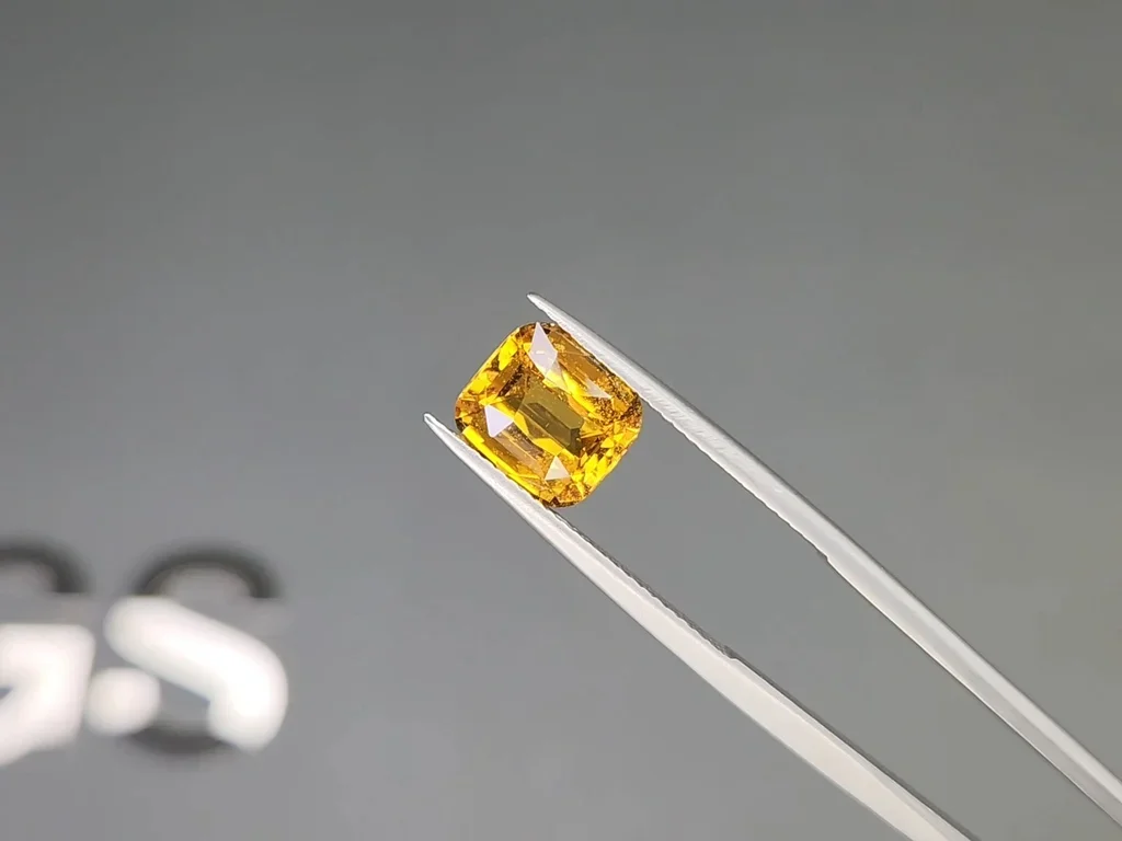 Zafiro amarillo brillante talla cojín de 3,65 quilates, Sri Lanka Image №3