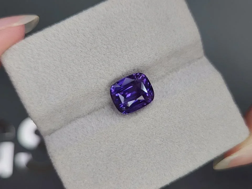 Zafiro azul violeta sin calefacción con talla cojín de 4,10 quilates, Sri Lanka Image №4
