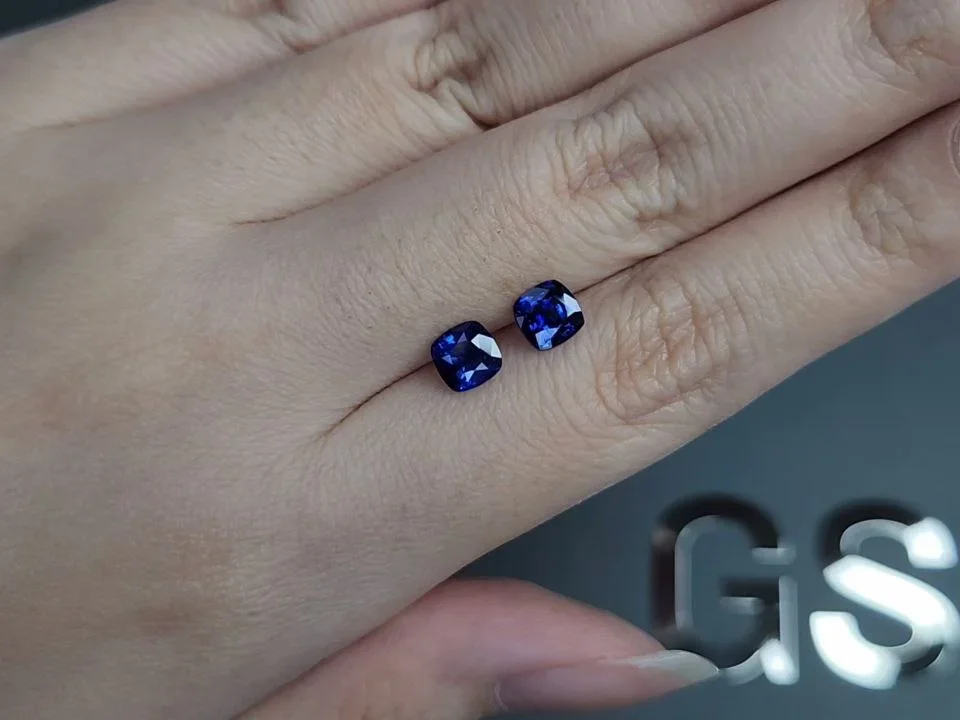 Paar königsblaue saphire im kissenschliff 1,71 karat, Sri Lanka Image №2