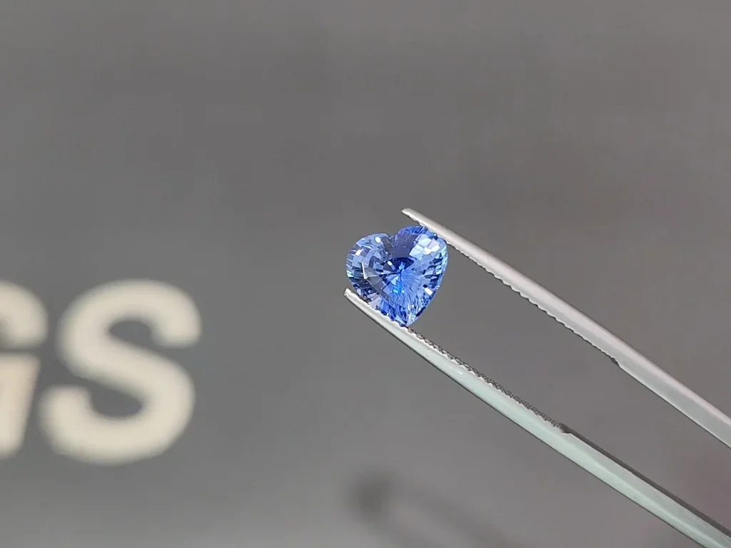 Unbeheizter blauer saphir im herzschliff 2,11 carats, Sri Lanka Image №3
