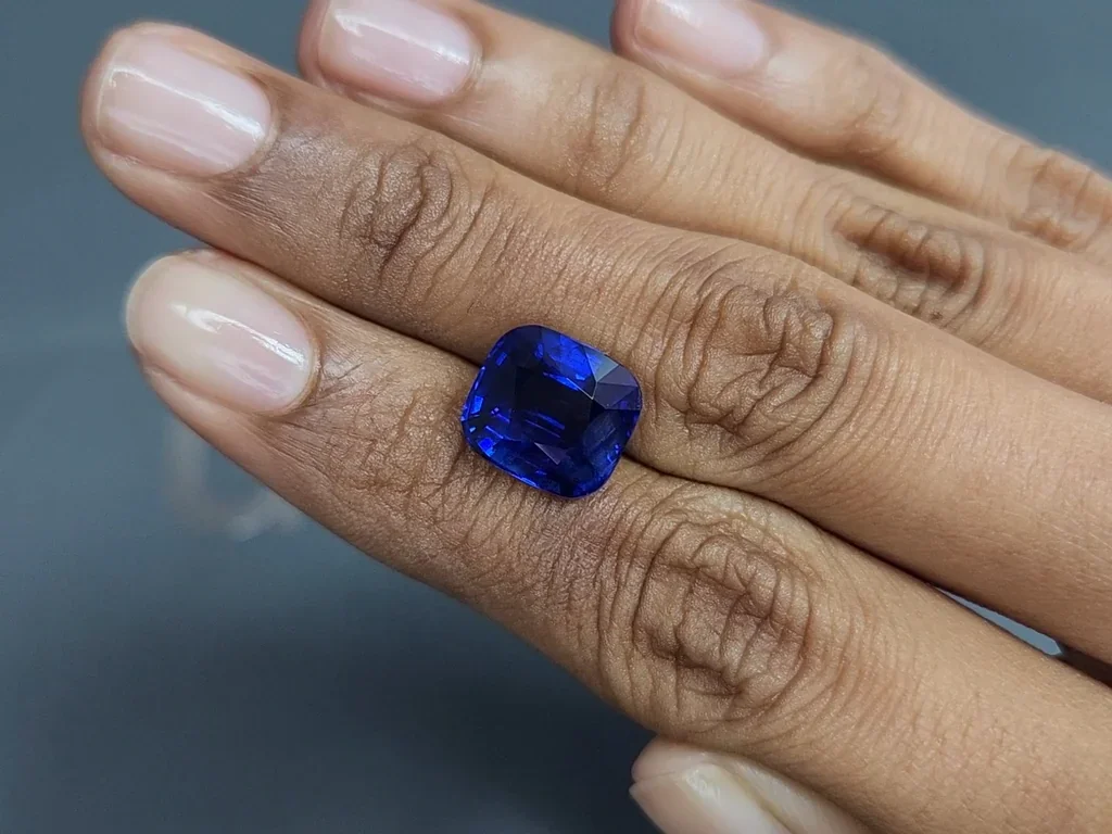 Saphir bleu royal taille coussin non chauffé 8,00 carats, Birmanie Image №2