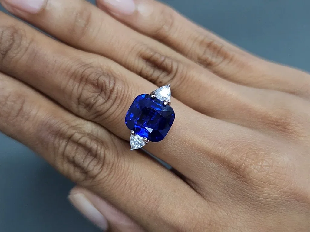 Saphir bleu royal taille coussin non chauffé 8,00 carats, Birmanie Image №5