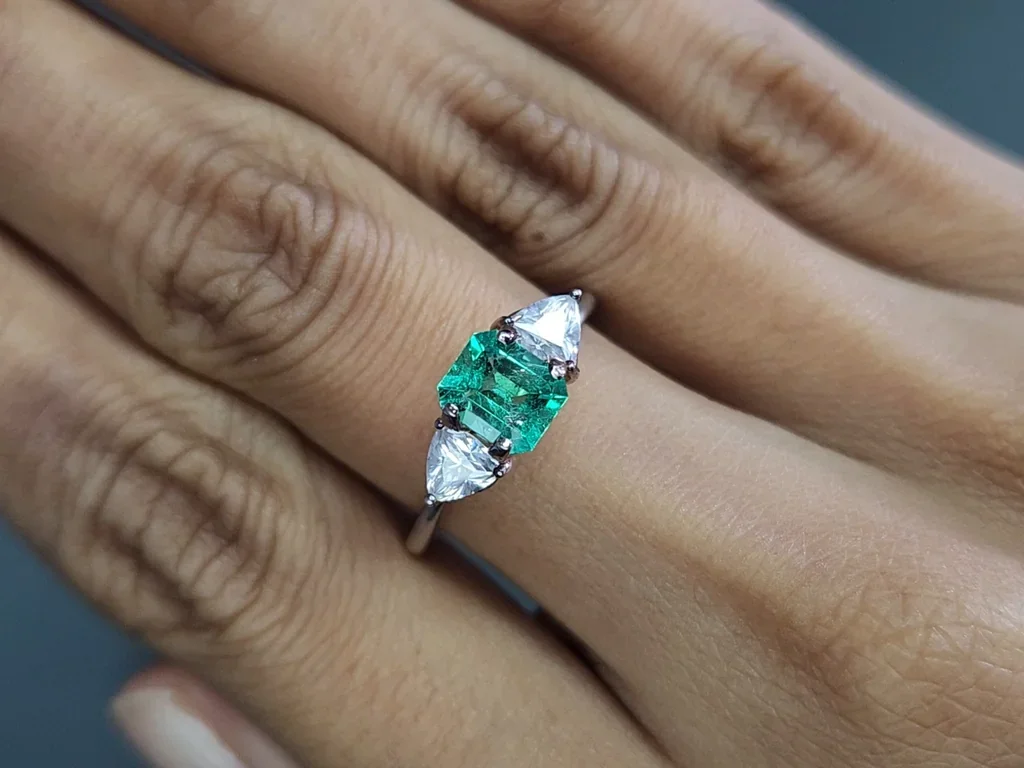 Smaragd im achteckschliff 0,89 carats, Kolumbien Image №5