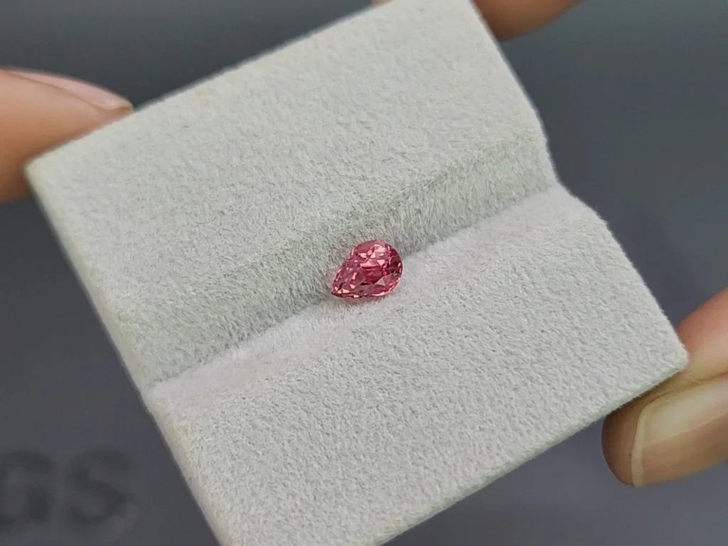Unbehandelter Padparadscha-saphir birnenförmig geschliffener,18 karat, Sri Lanka  Image №4