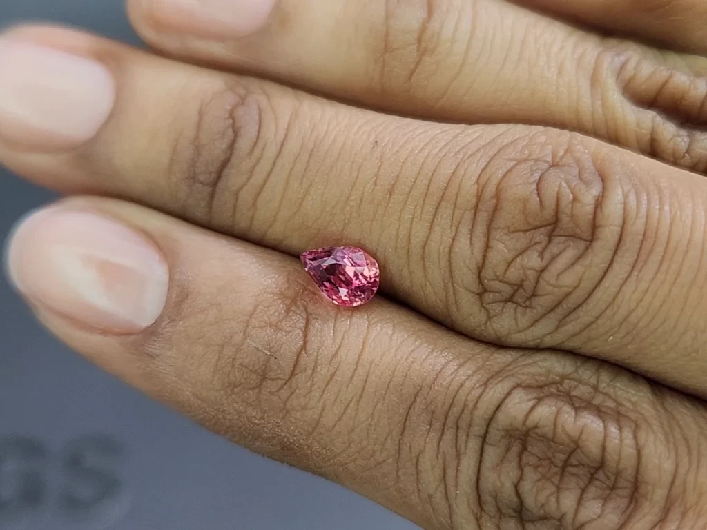 Unbehandelter Padparadscha-saphir birnenförmig geschliffener,18 karat, Sri Lanka  Image №2