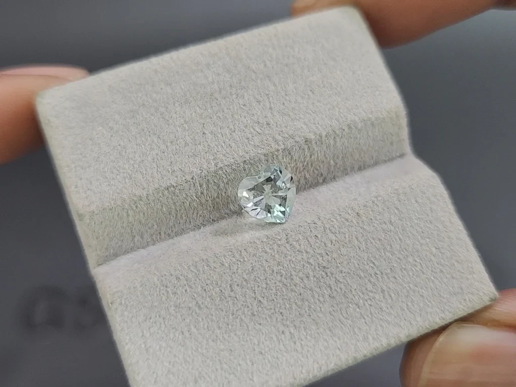 Aquamarine heart shape 0.96 carats, Madagascar  Image №4