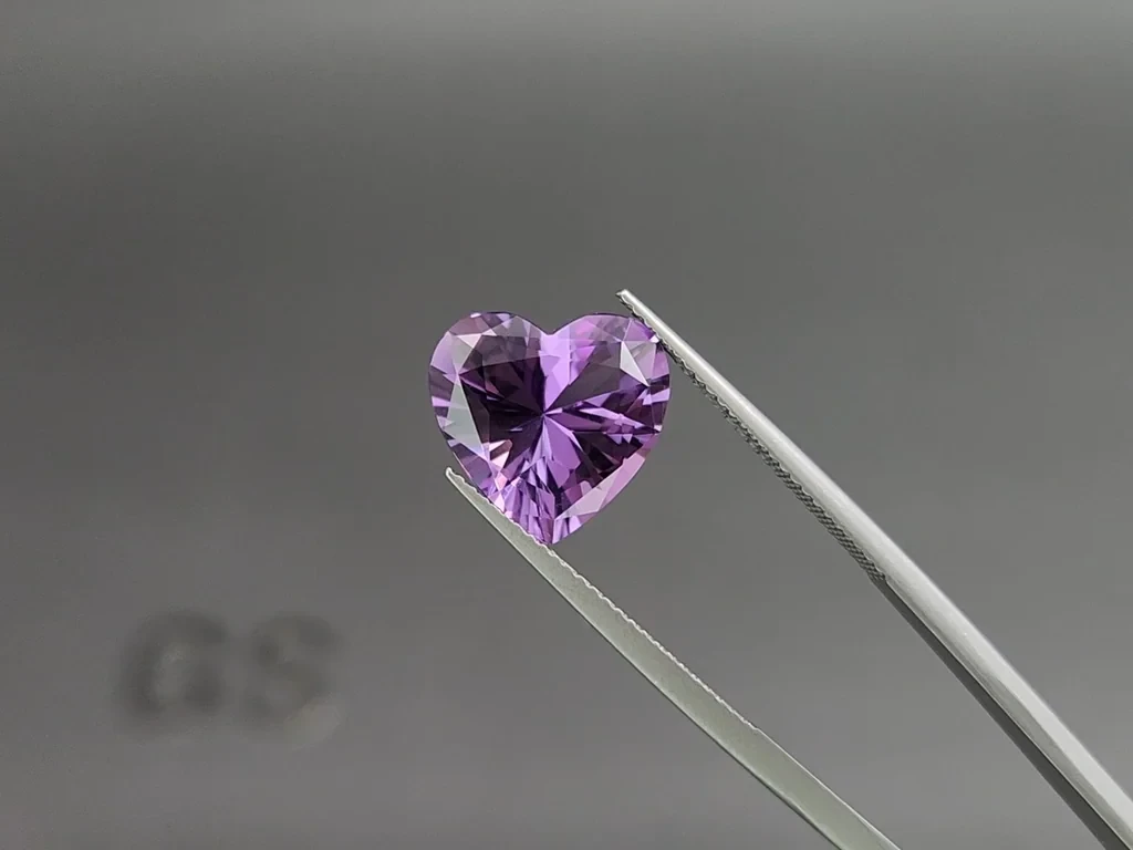 Amethys precision cut heart shape 4.74 carats, Brazil Image №3