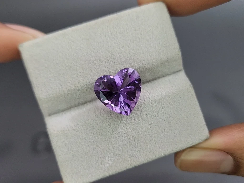 Amethys precision cut heart shape 4.74 carats, Brazil Image №4