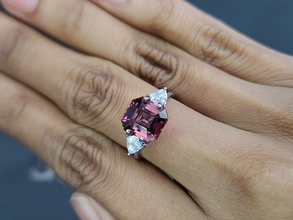 Violetter zirkon achteckig geschliffener 5,77 karat, Tansania Image №5