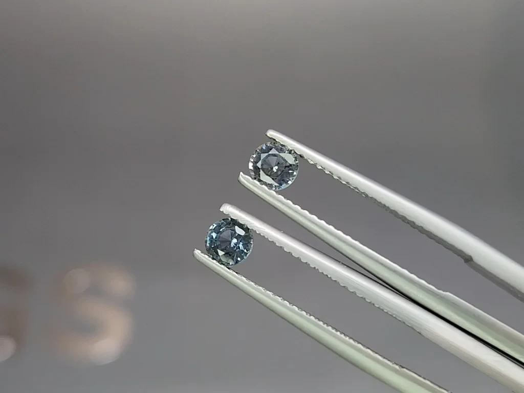 Une paire non chauffés de saphirs vert-bleu de taille ronde 0,89 carat, Madagascar Image №3