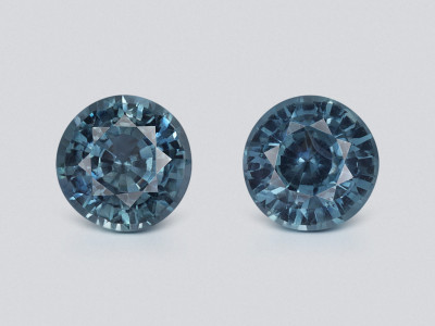 Une paire non chauffés de saphirs vert-bleu de taille ronde 0,89 carat, Madagascar photo