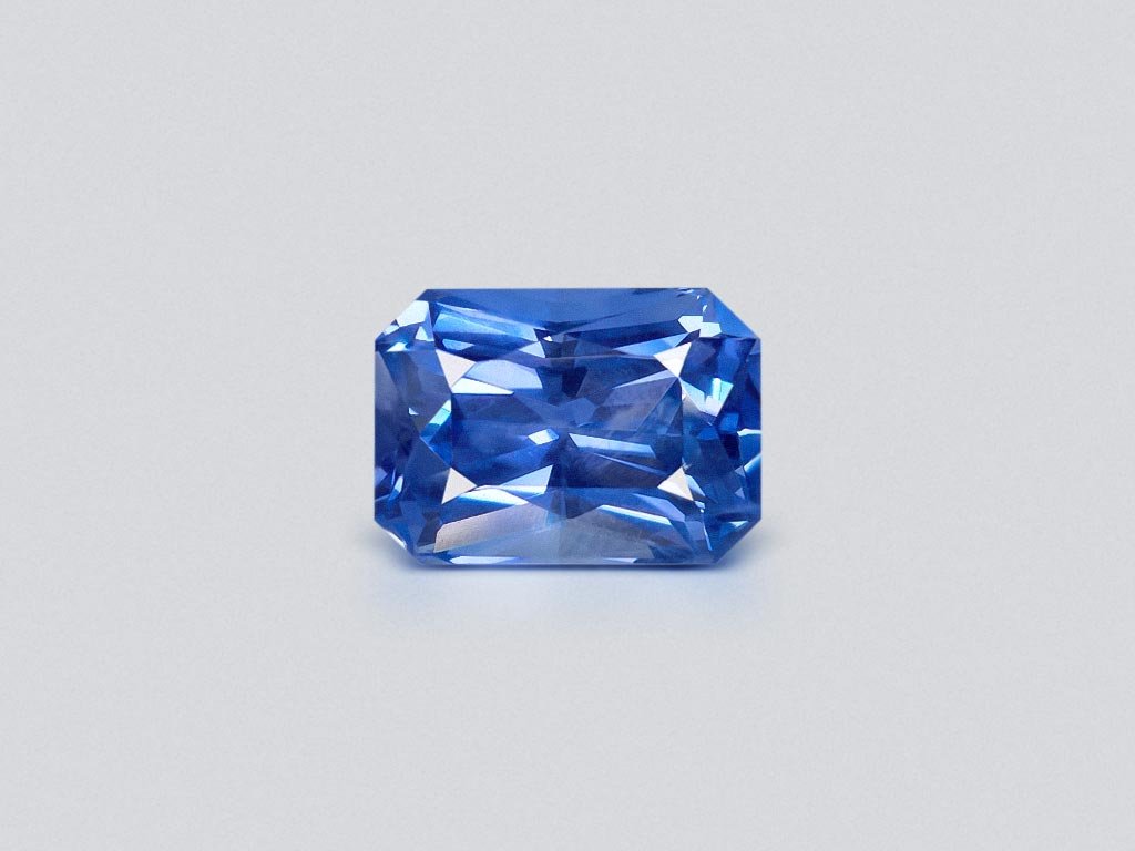 Saphir bleu Bleuet non chauffé 13,60 carats taille radiant  Image №1