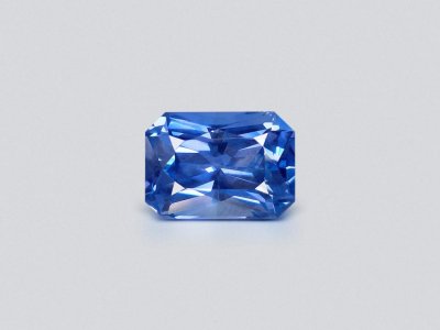 Saphir bleu Bleuet non chauffé 13,60 carats taille radiant  photo