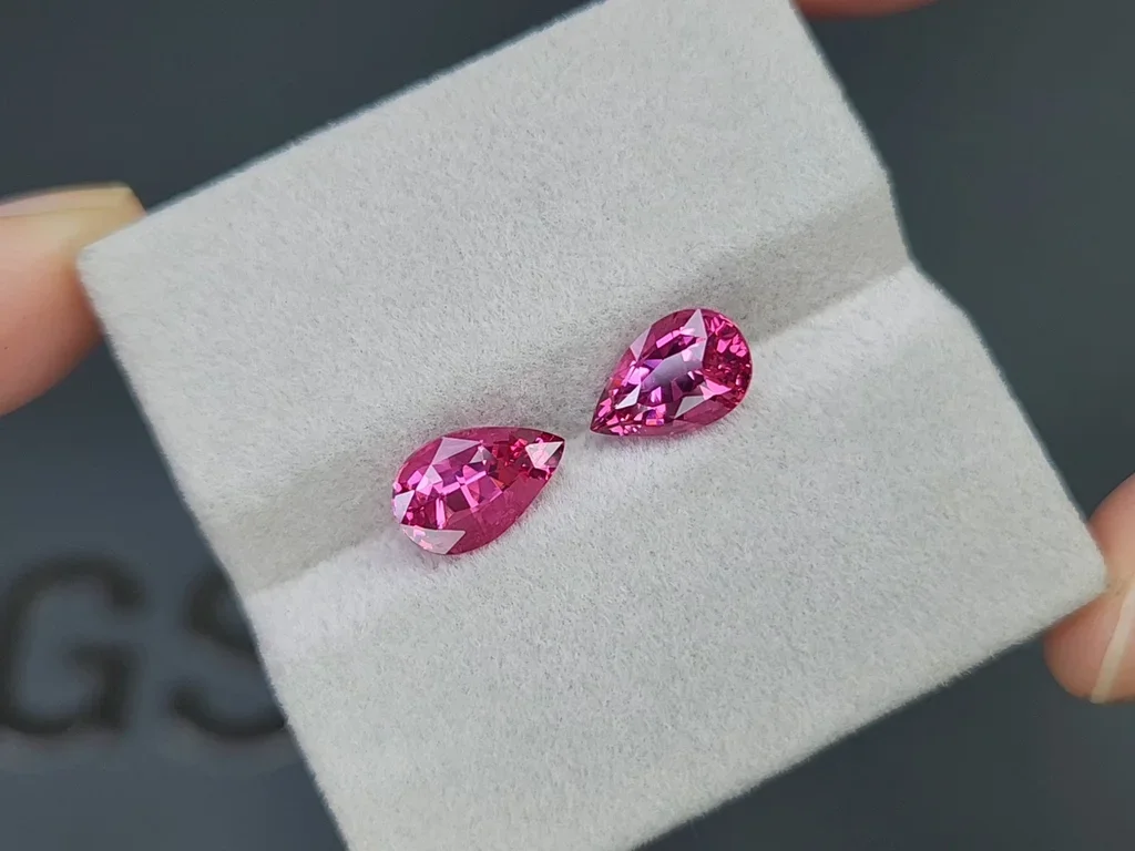 Pair of vivid pink Mahenge spinels in pear cut 4.23 carats, Tanzania Image №4