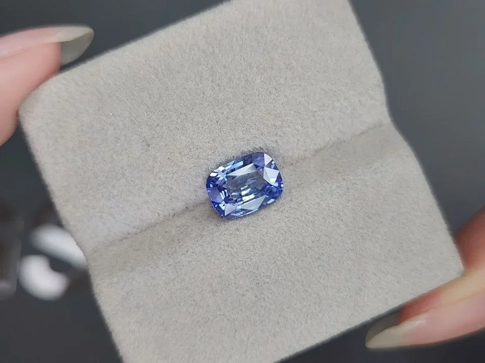 Unheated blue sapphire in cushion cut 2.21 carats, Sri Lanka Image №4