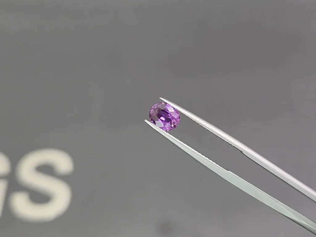 Unheated purple sapphire oval cut 1.21 carats, Sri Lanka Image №3