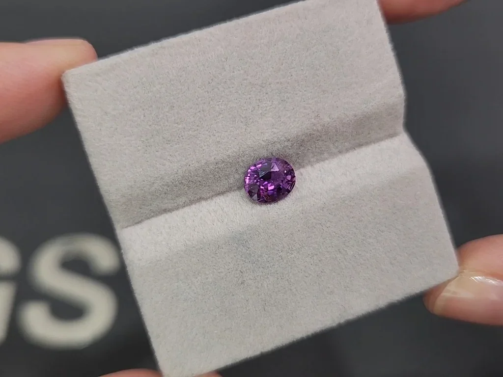Unheated purple sapphire oval cut 1.21 carats, Sri Lanka Image №4