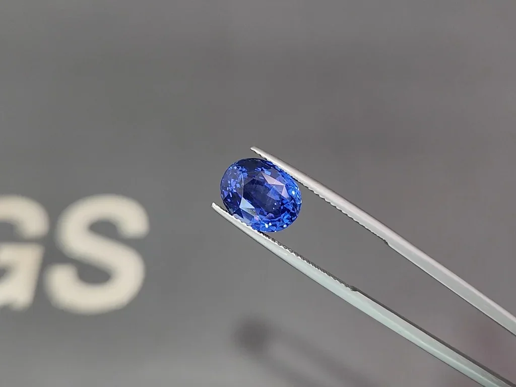 Unheated sapphire Cornflower Blue oval cut 5.50 carats, Sri Lanka Image №3