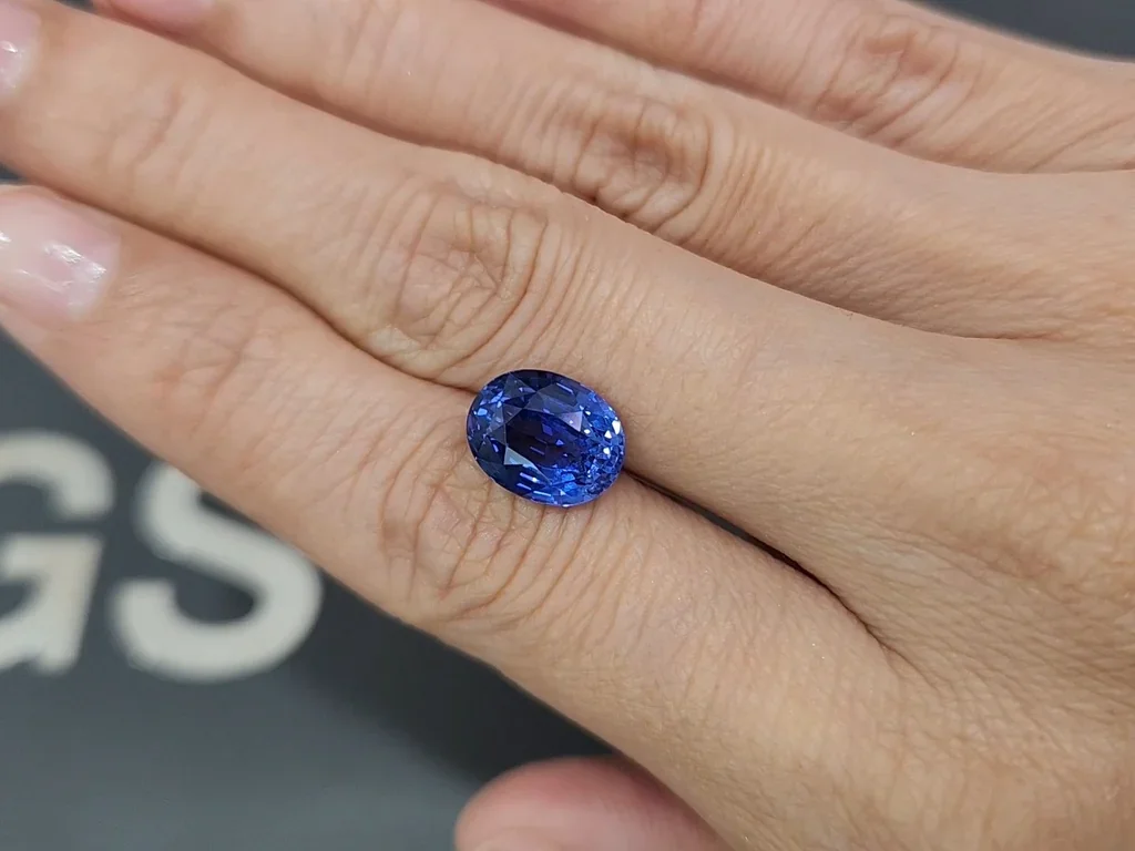 Unheated sapphire Cornflower Blue oval cut 5.50 carats, Sri Lanka Image №2