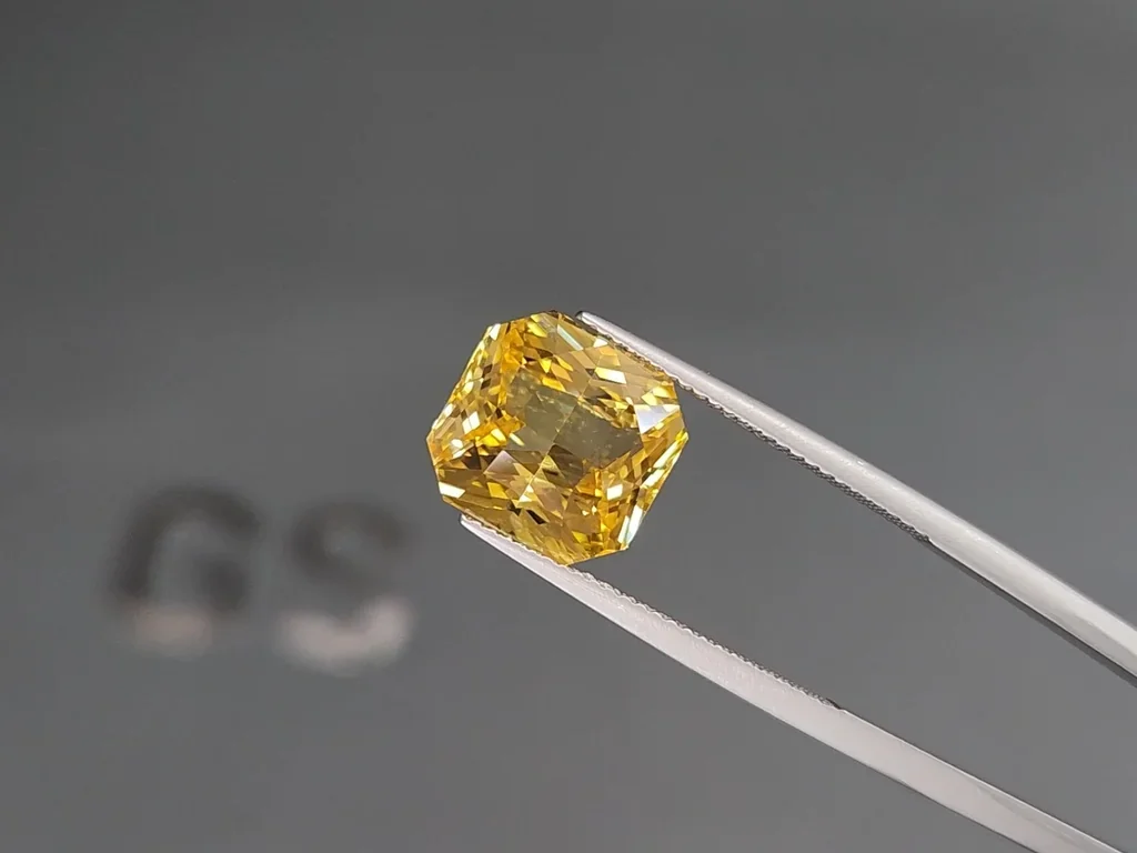 Saphir jaune taille radiant non chauffé 8,04 carats, Sri Lanka Image №3