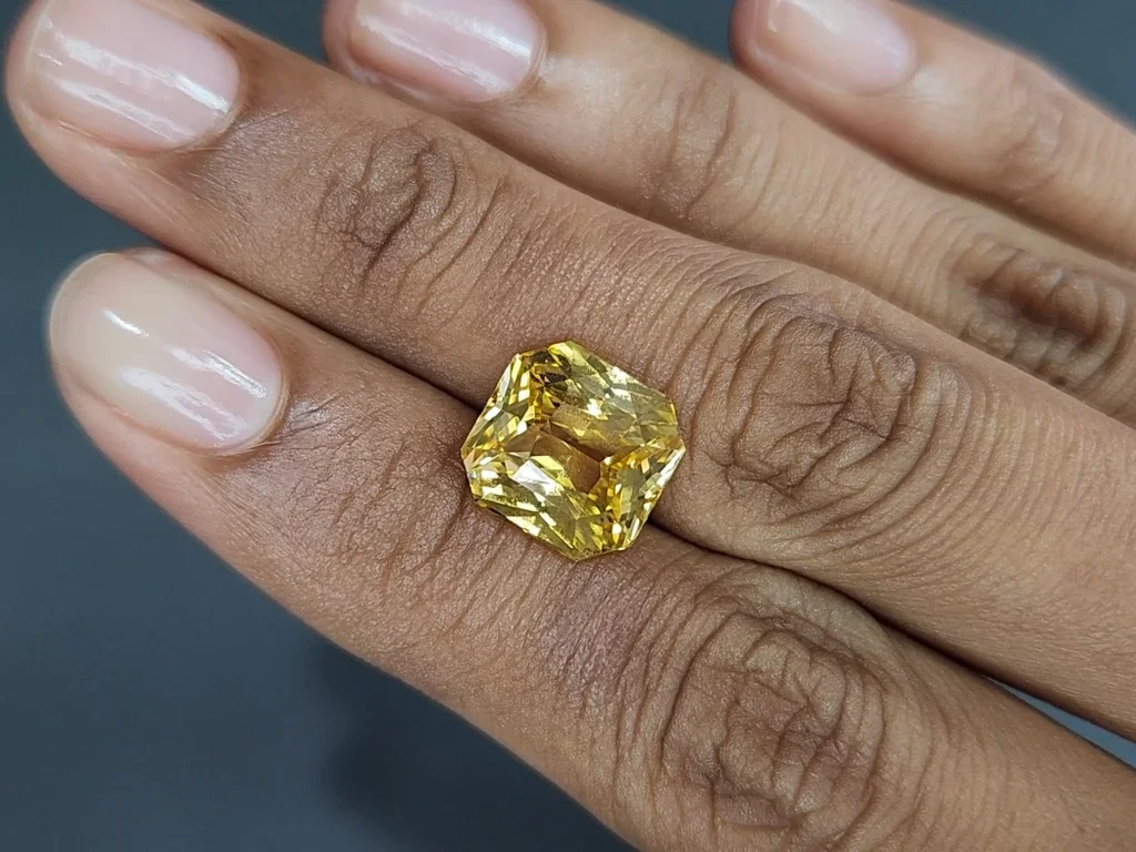 Saphir jaune taille radiant non chauffé 8,04 carats, Sri Lanka Image №2