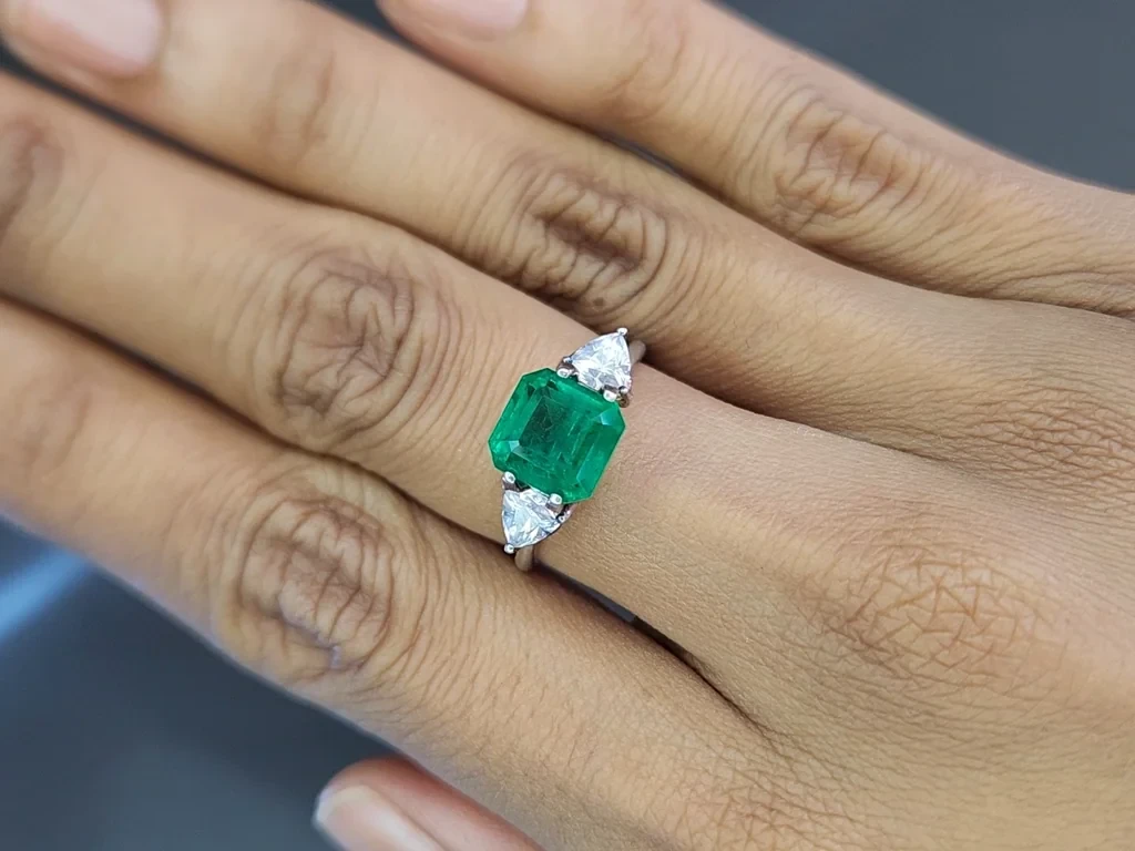Emerald octagon cut 3.30 carats, Colombia Image №5