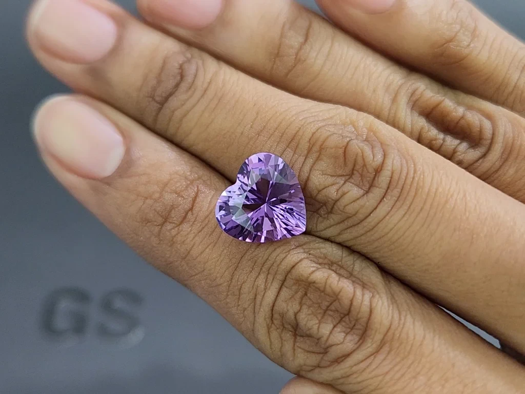 Amethyst im herzschliff präzisionsgeschliffener 4,78 karat, Brasilien Image №2