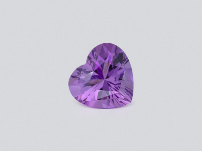 Amethyst im herzschliff präzisionsgeschliffener 4,78 karat, Brasilien photo