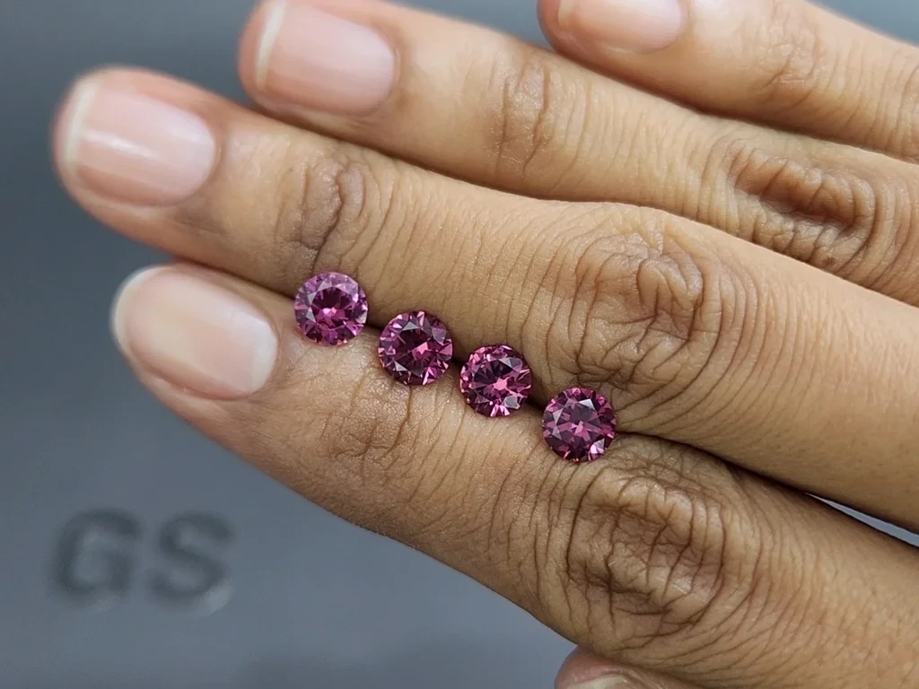 Satz rhodolith granate kreisschliff 3,62 karat, Madagaskar Image №2