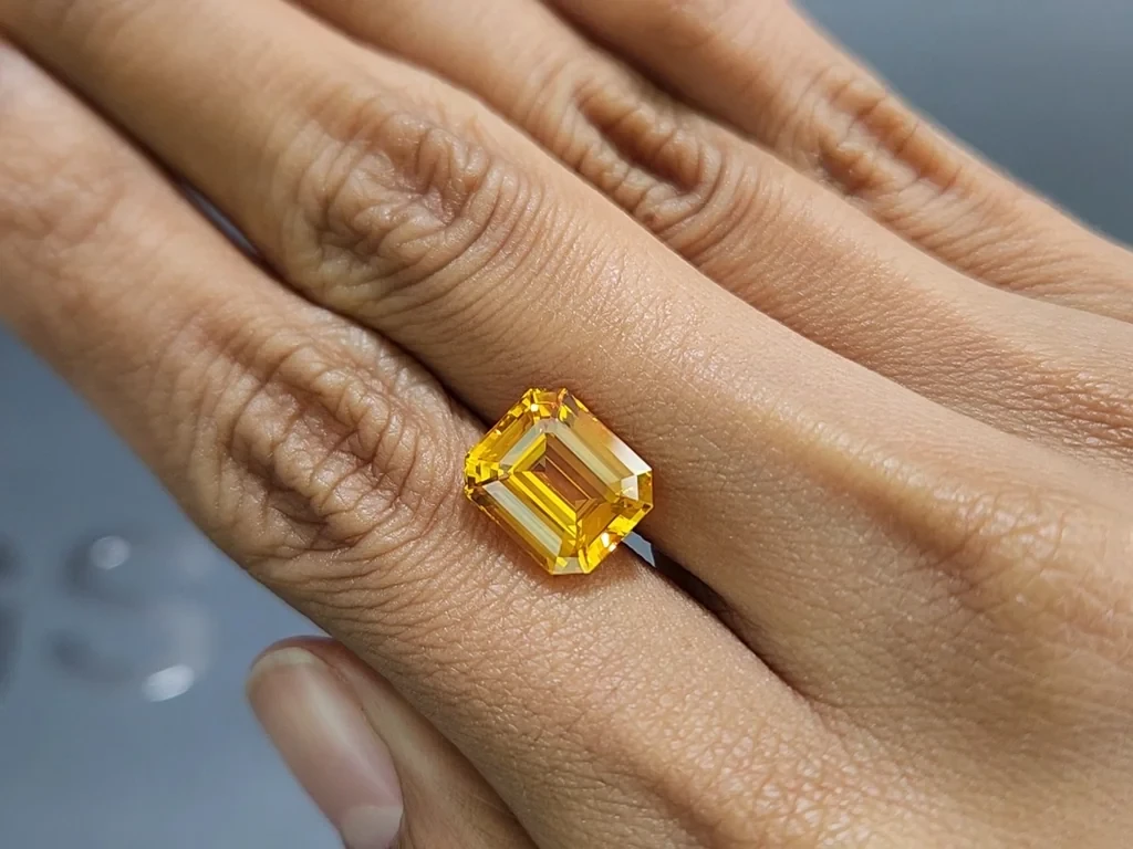 Sapphire orange yellow emerald cut 7.08 carats, Sri Lanka Image №2