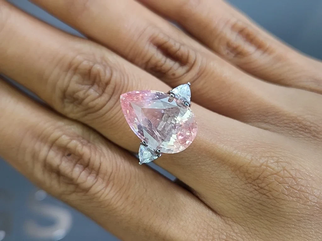 Saphir Padparadscha non chauffé taille en poire 11,62 carats, Sri Lanka Image №5