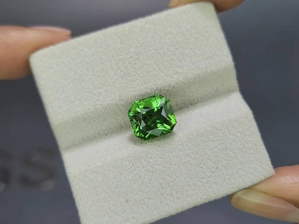 Green tourmaline radiant cut 4.18 carats, from Africa Image №4