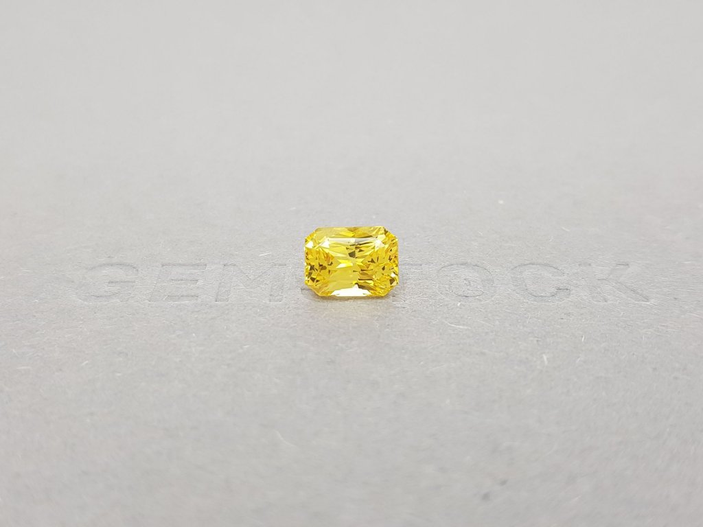 Vivid Yellow radiant cut yellow sapphire 2.55 ct, Sri Lanka Image №1
