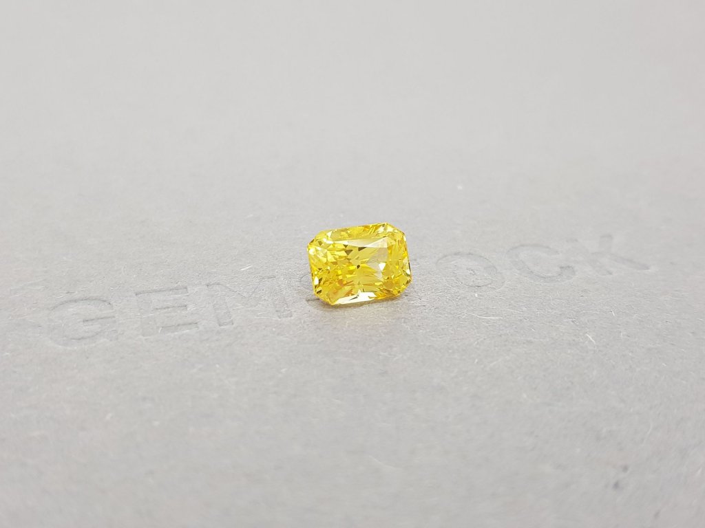 Vivid Yellow radiant cut yellow sapphire 2.55 ct, Sri Lanka Image №2