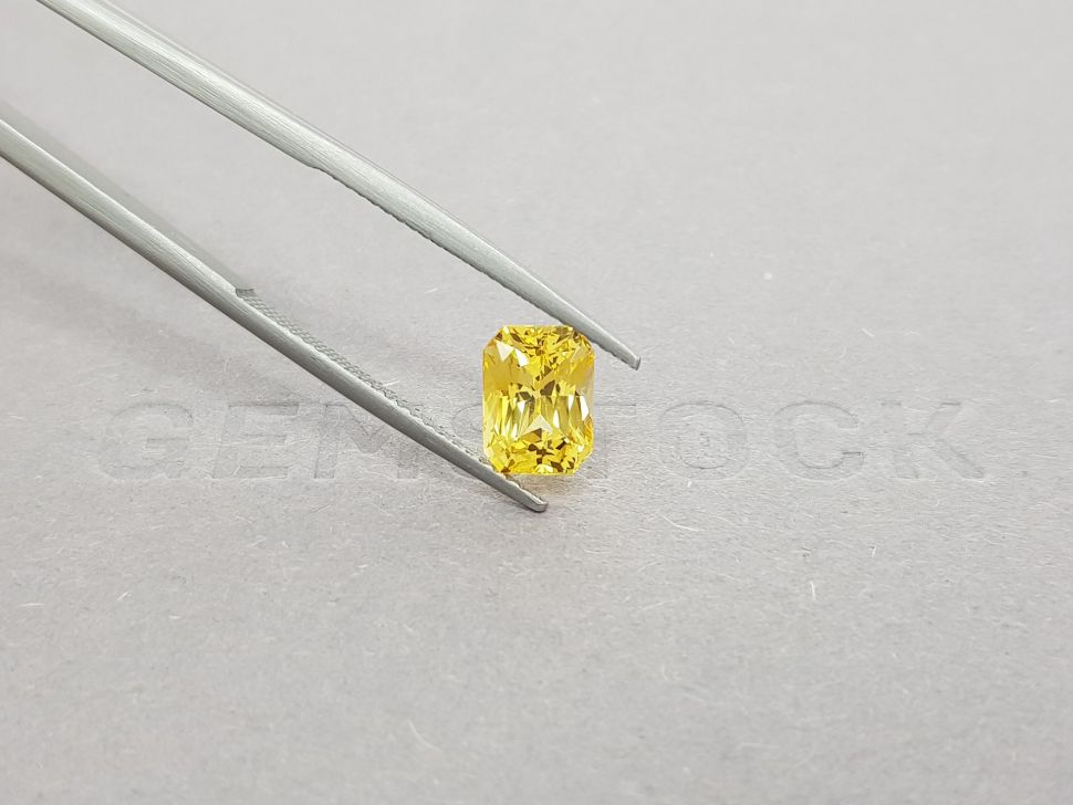 Vivid Yellow radiant-cut yellow sapphire 2.55 ct, Sri Lanka Image №4
