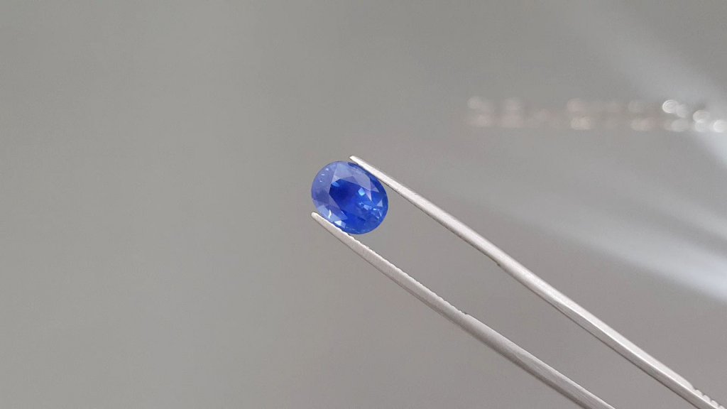 Rare Electric blue oval cut sapphire 3.03 ct, Sri Lanka Image №2