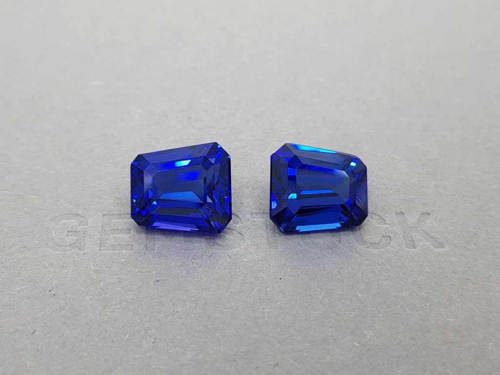 Pair of deep blue tanzanites in a uniqe cut 18.37 ct Image №1