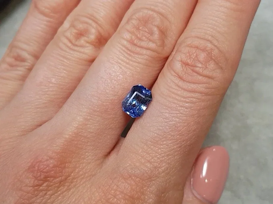 Saphir bleu clair taille radiant non chauffé 2,53 ct, Sri Lanka Image №3