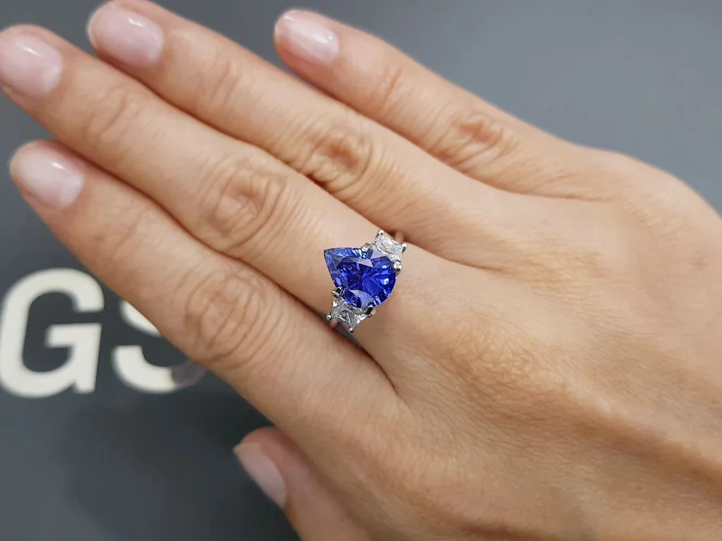 Electric blue sapphire 3.57 carats in pear shape, Sri Lanka Image №5