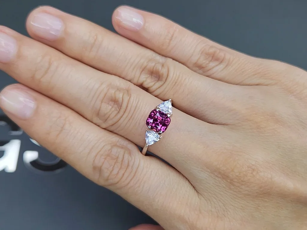 Zafiro rosa talla cojín de 2,08 quilates, Madagascar Image №5