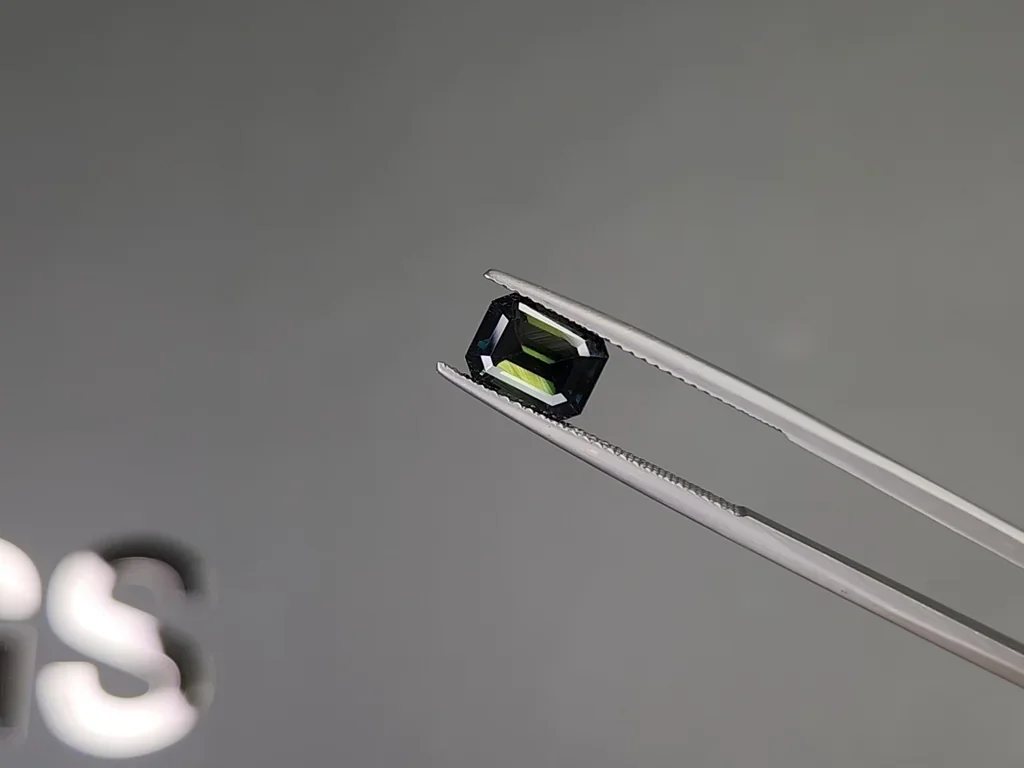 Unheated sapphire Bi-color octagon cut 2.55 carats, Madagascar Image №3