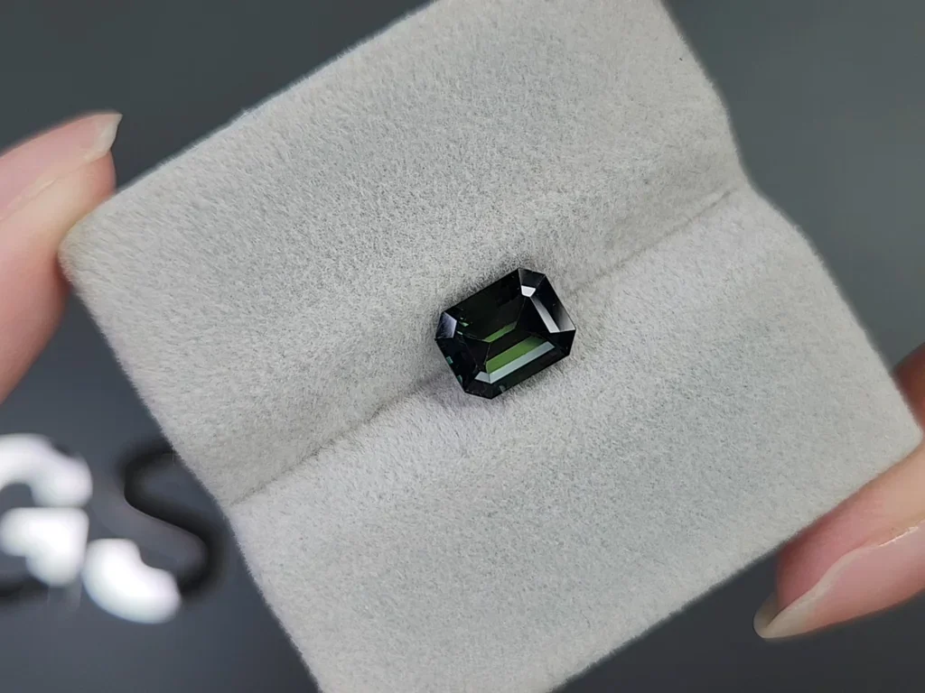 Unheated sapphire Bi-color octagon cut 2.55 carats, Madagascar Image №4