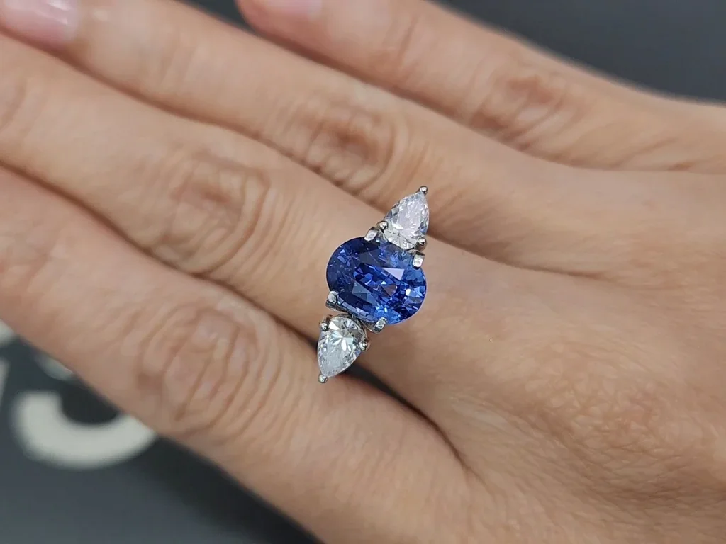 Unheated sapphire Cornflower Blue oval cut 3.05 carats, Sri Lanka Image №5