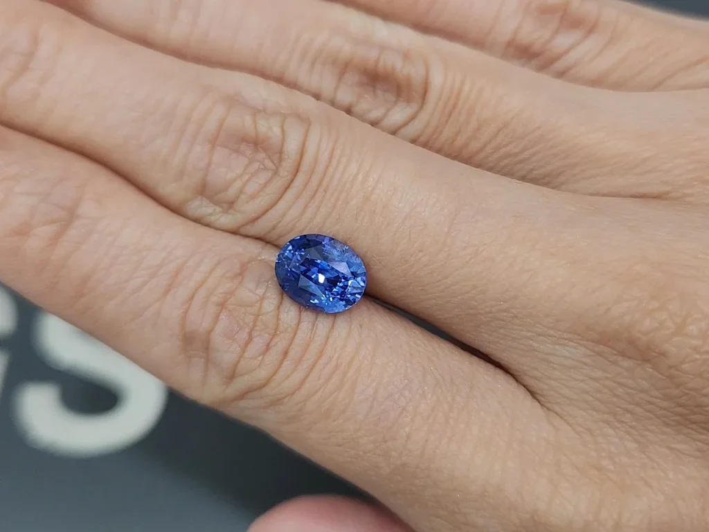 Unheated sapphire Cornflower Blue oval cut 3.05 carats, Sri Lanka Image №2