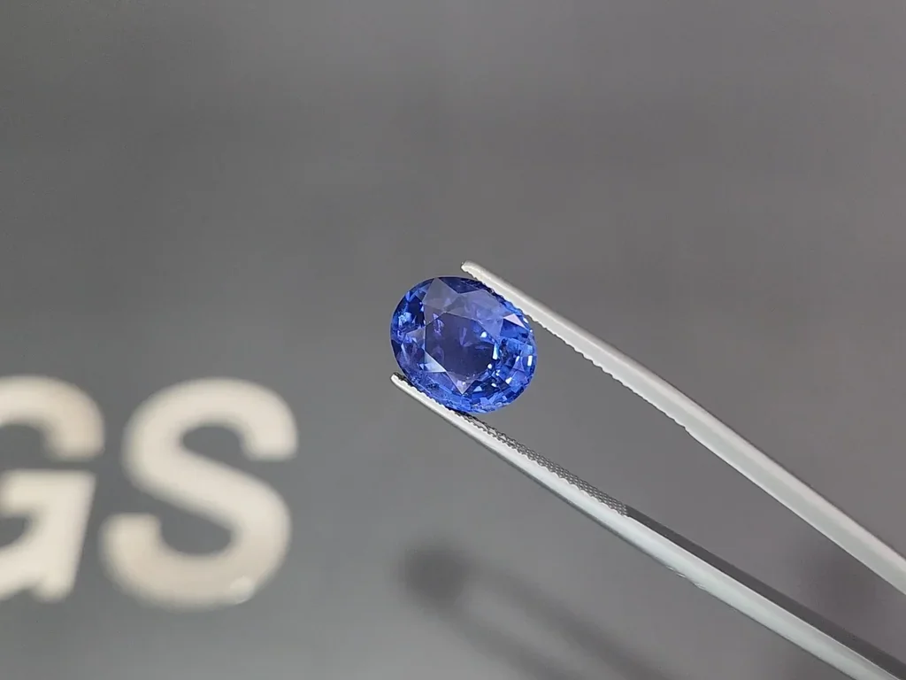 Saphir bleu taille ovale de 5,80 ct, Sri Lanka Image №3